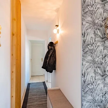 Lac-montagne-leman-geneva, Garage, Tram Apartment *