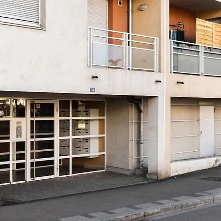 Lac-montagne-leman-geneva, Garage, Tram Apartment Annemasse